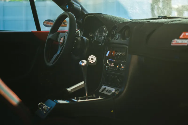 Rowing Gears Wrong: The Manual Transmission Shift Timing Mistakes That Are Bleeding Your Lap Times